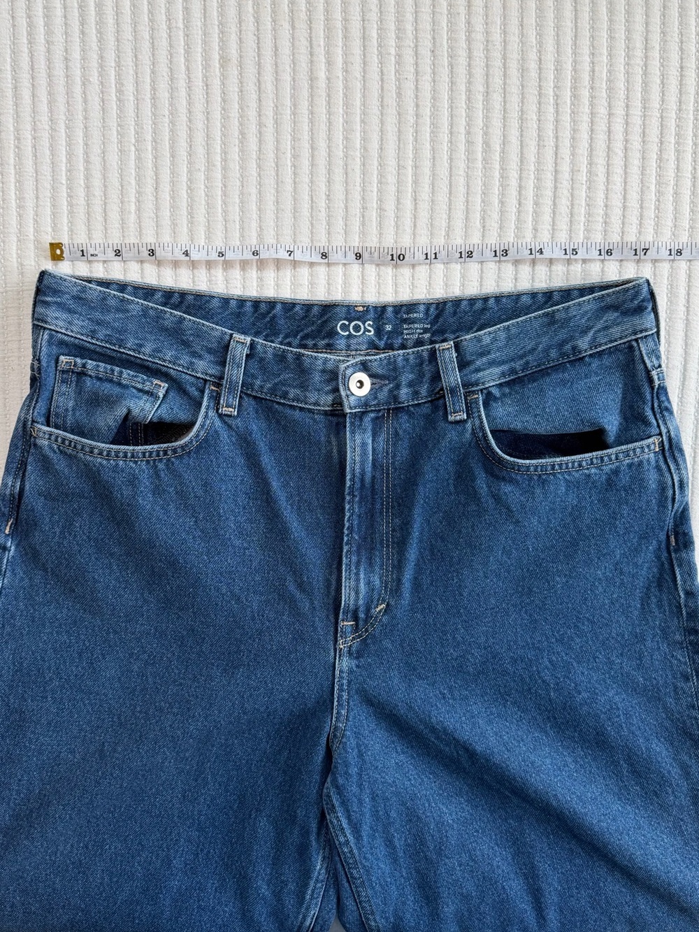 COS Tapered High-Rise Ankle Jeans in Medium Indigo Wash Size 32 - Picture 7 of 9